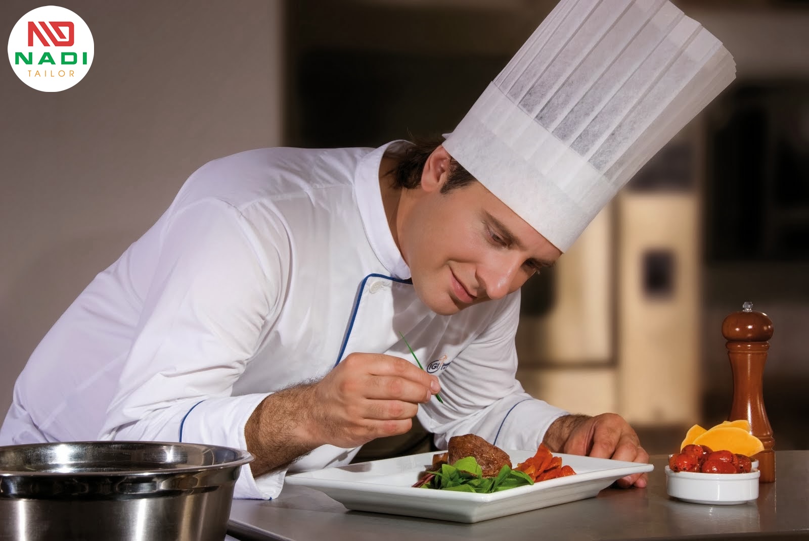 Đồng phục áo bếp nâng tầm thương hiệu áo bếp nam quảng bá thương hiệu