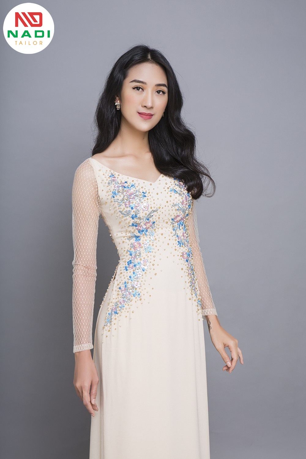 Áo Dài Đồng Phục Công Sở Đẹp - Kinh Nghiệm Đặt May Áo dài cổ tim