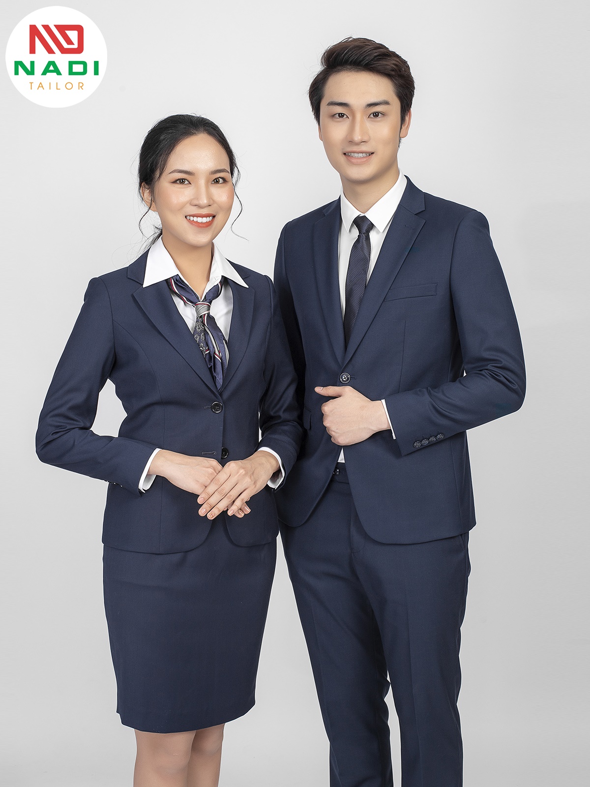 Áo vest màu xanh dương đậm, mang đến nét sang trọng của nhân viên cấp quản lý Áo vest dành cho cấp quản lý công ty
