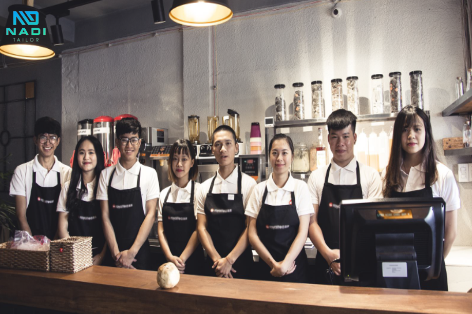 Phong cách đồng phục hiện đại, năng động Phong cách đồng phục hiện đại, năng động