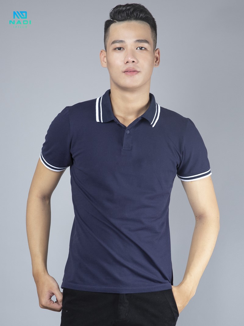 Màu xanh đen là một trong những màu áo đồng phục đẹp và phổ biến nhất hiện nay. Tuy không lòe loẹt như đỏ và các màu khác nhưng xanh đen lại thể hiện cho người mặc sự sang trọng và lịch lãm. Màu xanh đen là một trong những màu áo đồng phục đẹp và phổ biến nhất hiện nay. Tuy không lòe loẹt như đỏ và các màu khác nhưng xanh đen lại thể hiện cho người mặc sự sang trọng và lịch lãm.