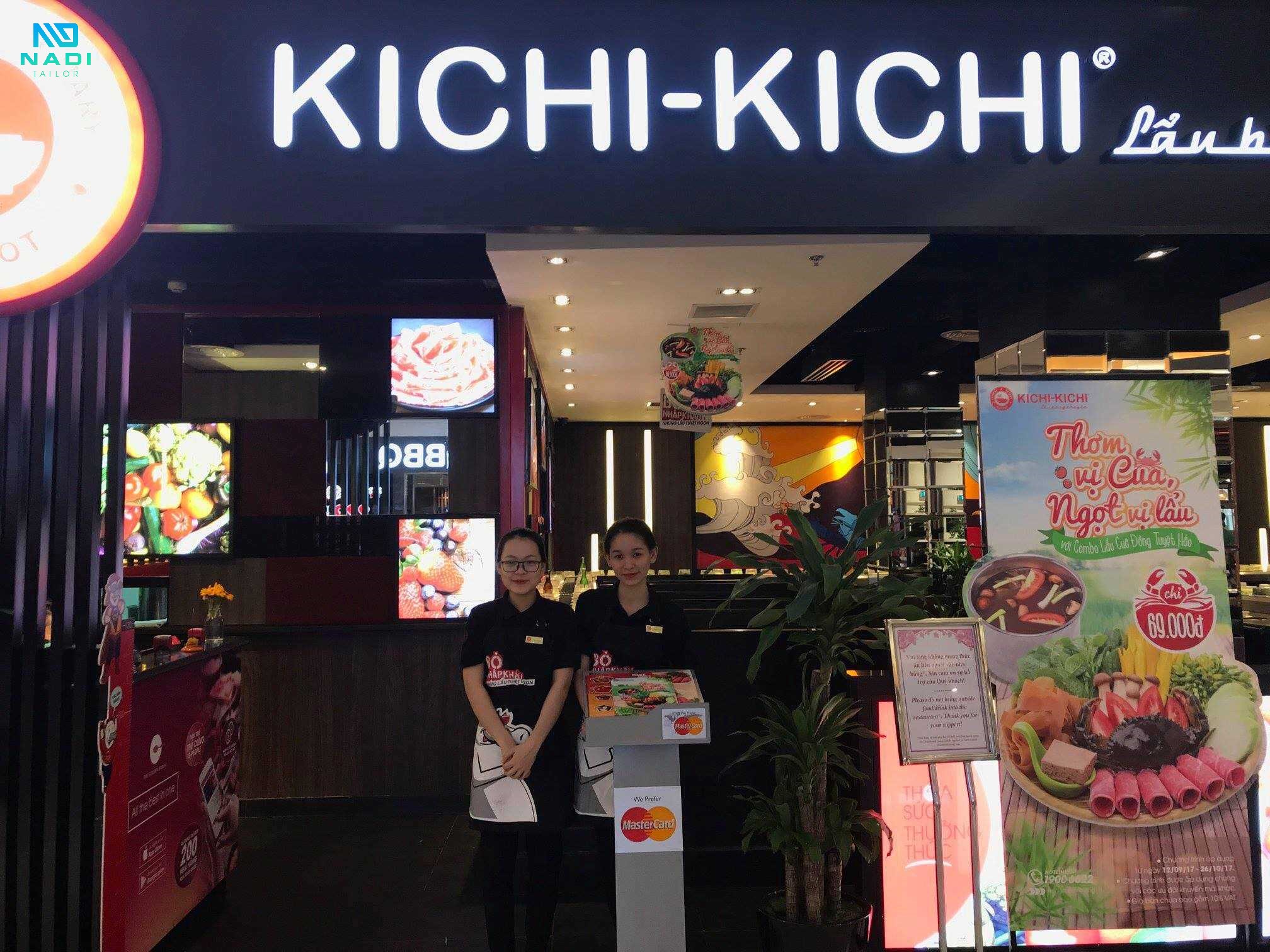 Trước khi nghĩ đến việc tạo một cái tên thật ấn tượng và ý nghĩa; hãy nghĩ đến việc đặt tên “dễ nhớ-dễ đọc-dễ viết”. Những cái tên dễ nhớ; dễ đọc là cách dễ dàng nhất để “nhìn”, thấy và nhớ một nhà hàng; khi khách hàng muốn giới thiệu nhà hàng của bạn với người khác. Trước khi nghĩ đến việc tạo một cái tên thật ấn tượng và ý nghĩa; hãy nghĩ đến việc đặt tên “dễ nhớ-dễ đọc-dễ viết”. Những cái tên dễ nhớ; dễ đọc là cách dễ dàng nhất để “nhìn”, thấy và nhớ một nhà hàng; khi khách hàng muốn giới thiệu nhà hàng của bạn với người khác.