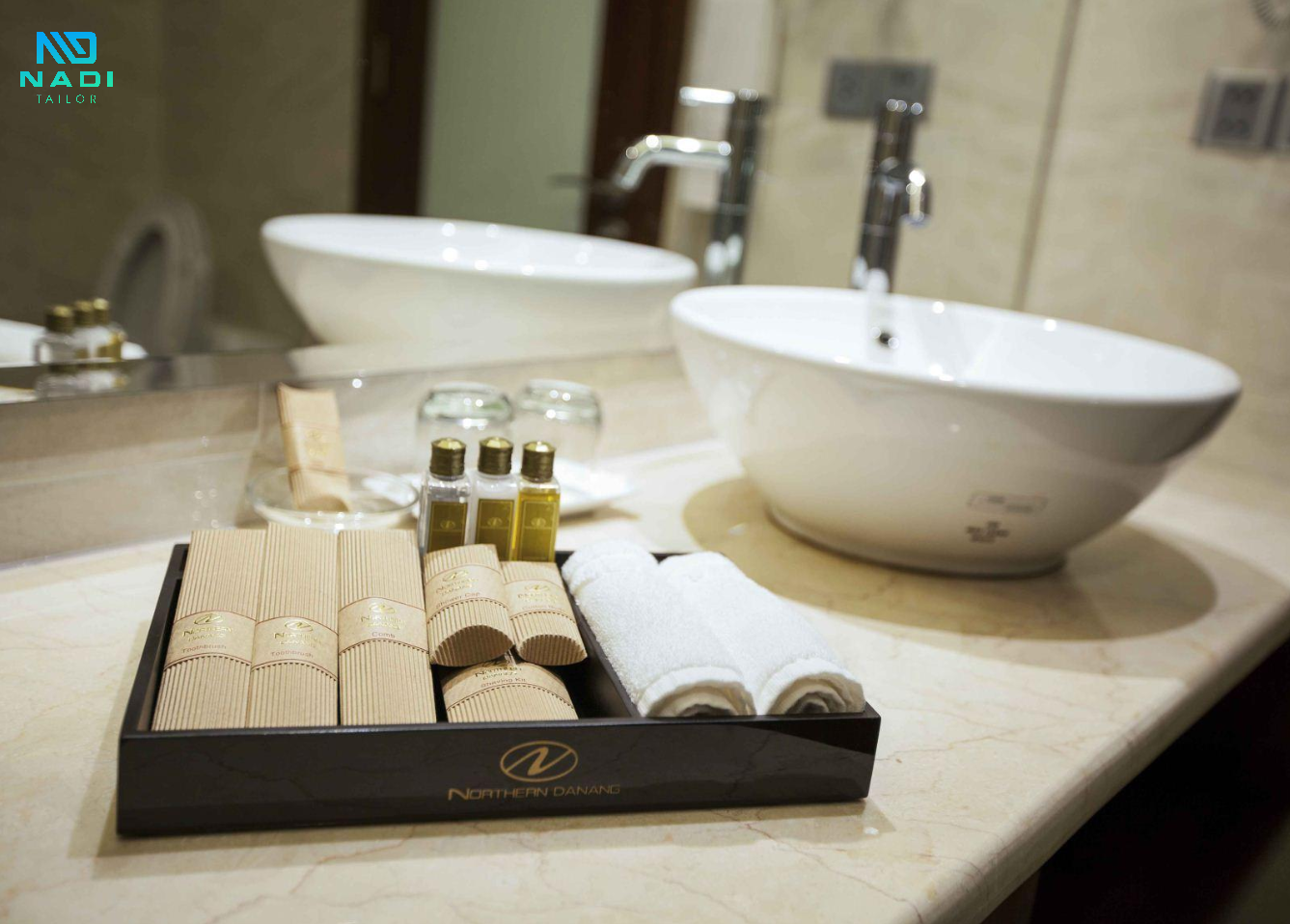 Chi mua nguyên vật liệu sử dụng trong khách sạn như xà bông, dầu tắm gội... Chi mua nguyên vật liệu sử dụng trong khách sạn như xà bông, dầu tắm gội...