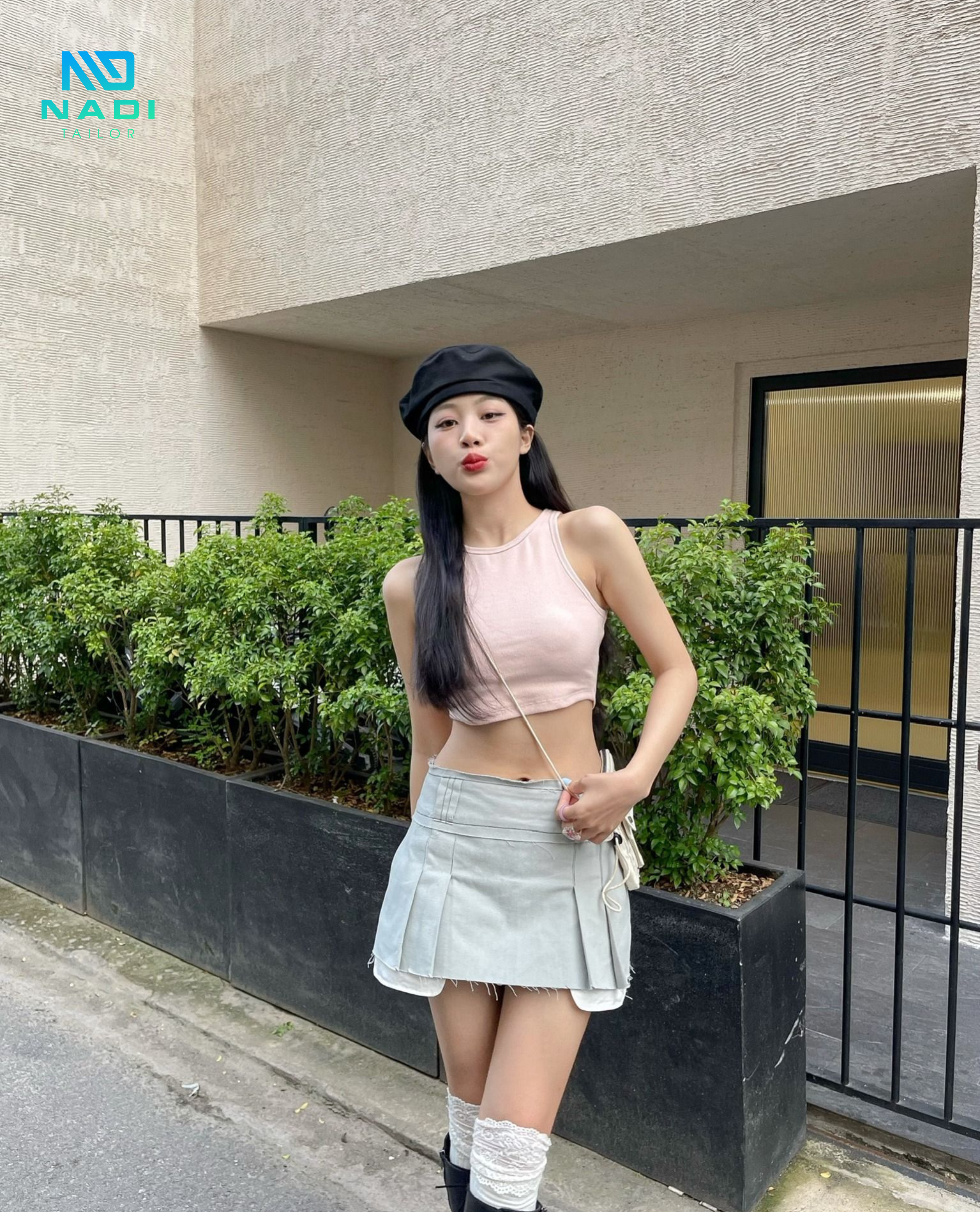 Croptop được cho là mẫu áo thun hot nhất hiện nay, bởi khéo léo khoe vòng 2, mang đến vẻ bề ngoài cực cá tính và hiện đại Croptop được cho là mẫu áo thun hot nhất hiện nay, bởi khéo léo khoe vòng 2, mang đến vẻ bề ngoài cực cá tính và hiện đại