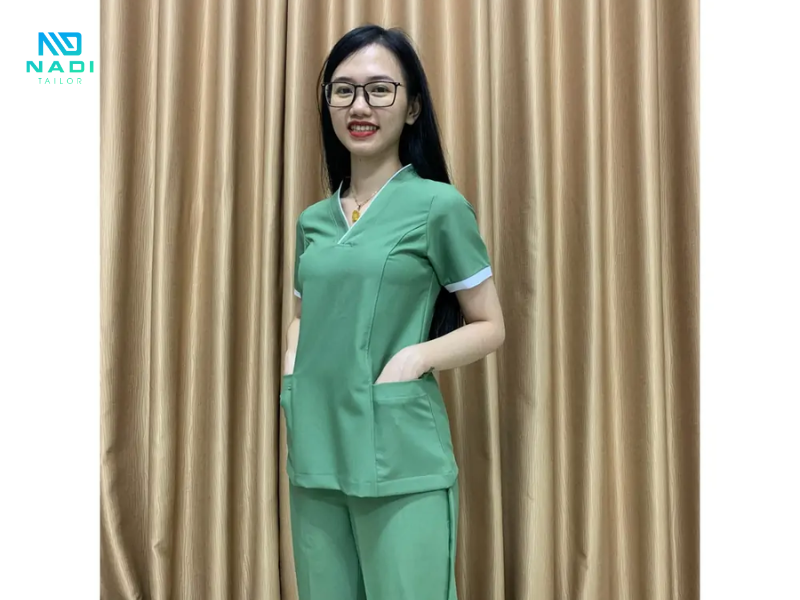 Đồng phục cổ chữ V mang lại cảm giác thoải mái cho nhân viên Đồng phục cổ chữ V mang lại cảm giác thoải mái cho nhân viên