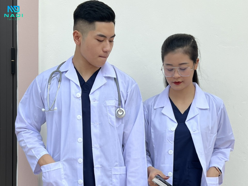 Đồng phục NADI – Xưởng may áo blouse trắng sinh viên giá tốt nhất Đồng phục NADI – Xưởng may áo blouse trắng sinh viên giá tốt nhất