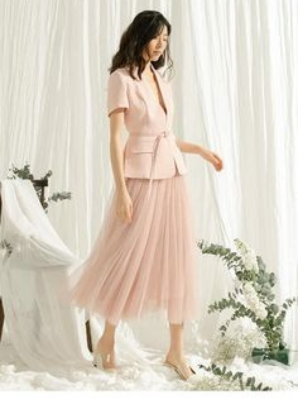 Lưu Ý Khi Chọn Váy Công Sở Mùa Hè Cho Phái Đẹp