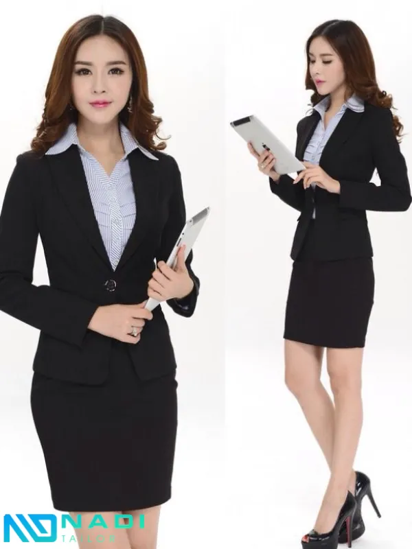 Khi mọi người cùng mặc một kiểu trang phục, sẽ không còn tình trạng _so đo_ ai mặc đẹp hơn, ai sành điệu hơn