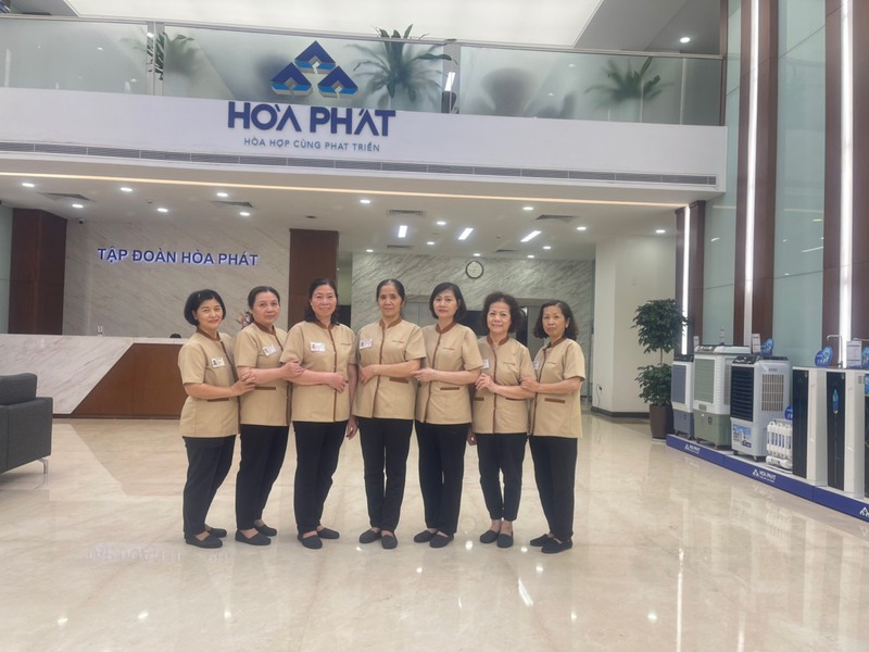 Đồng phục tạp vụ may sẵn - giải pháp cho sự đồng bộ