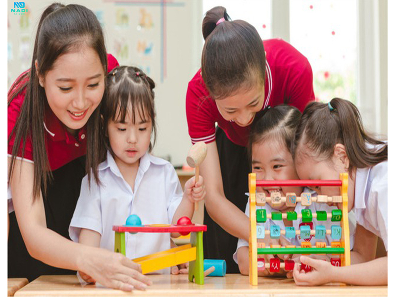 Lý do chọn mua đồng phục giáo viên mầm non may sẵn tại Đồng phục Nadi