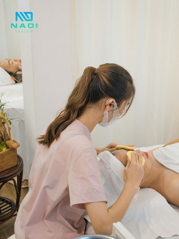 Mẫu đồng phục spa giá rẻ, đẹp 2025