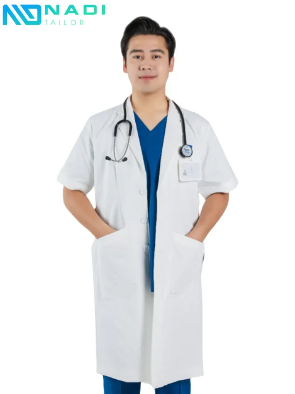 Với thiết kế đơn giản nhưng tinh tế, áo blouse nam tay ngắn ngày càng được sử dụng rộng rãi