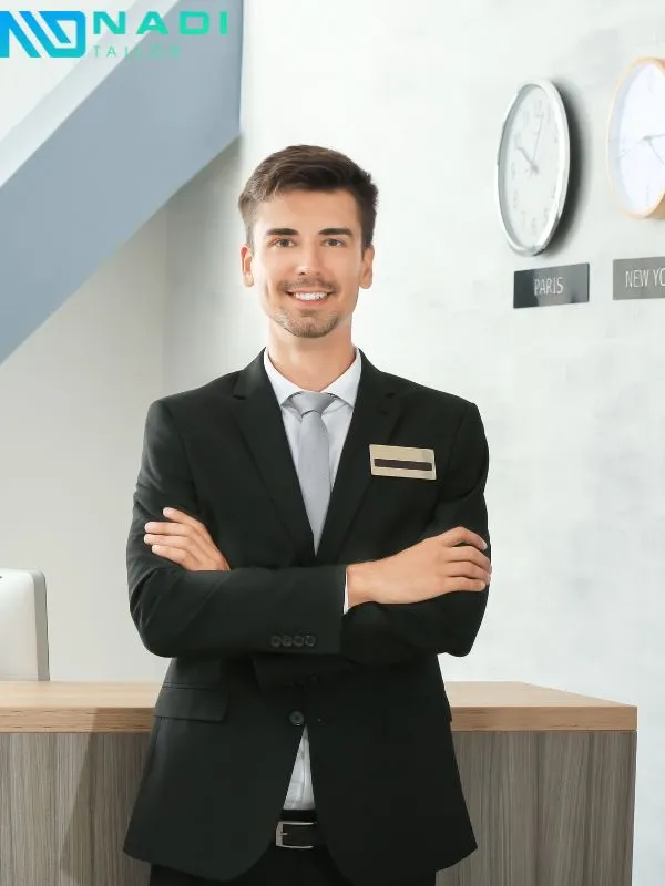Vì sao nên may đồng phục lễ tân nam tại Nadi?