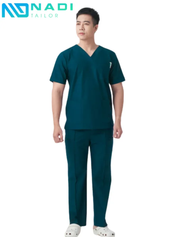 Việc sử dụng quần blouse nam không chỉ là yêu cầu bắt buộc trong quy định đồng phục mà còn mang lại nhiều lợi ích thực tiễn: