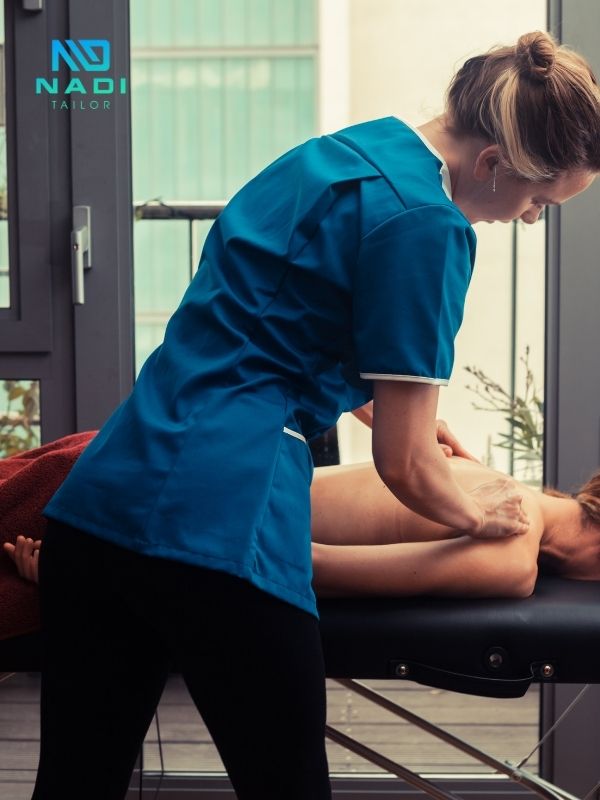 Các phong cách đồng phục nhân viên massage phổ biến năm 2025