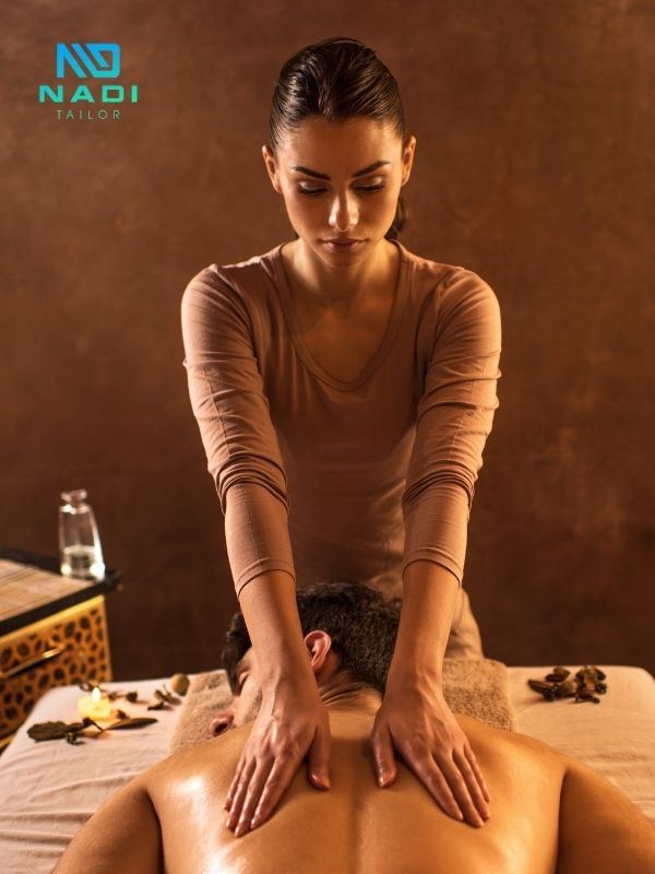 Lợi ích khi đầu tư vào đồng phục nhân viên massage chất lượng