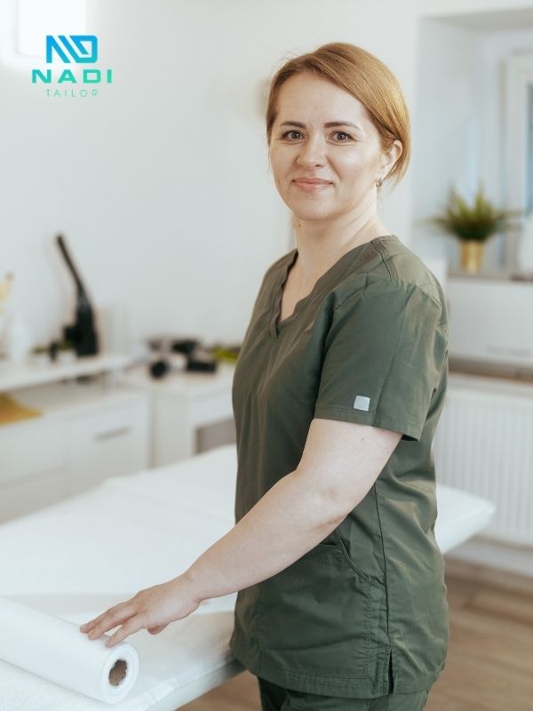 Bảng giá đồng phục spa may sẵn tham khảo năm 2025